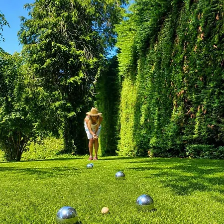 Maison Familiale Avec Jardin Magnifique De 1,5ha *
